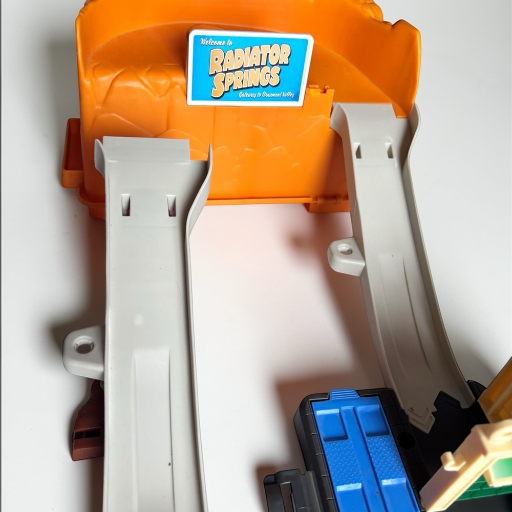 Disney Cars Radiator Springs Pixar Track Toy Set - Picture 4 of 7
